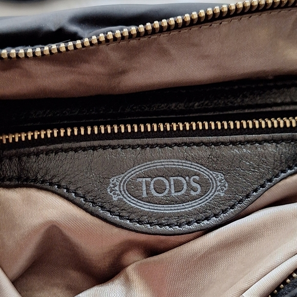 TOD’s Pashmy Luna Designer Black Nylon & Patient Leather Multi Zippers Handbag - Picture 10 of 15